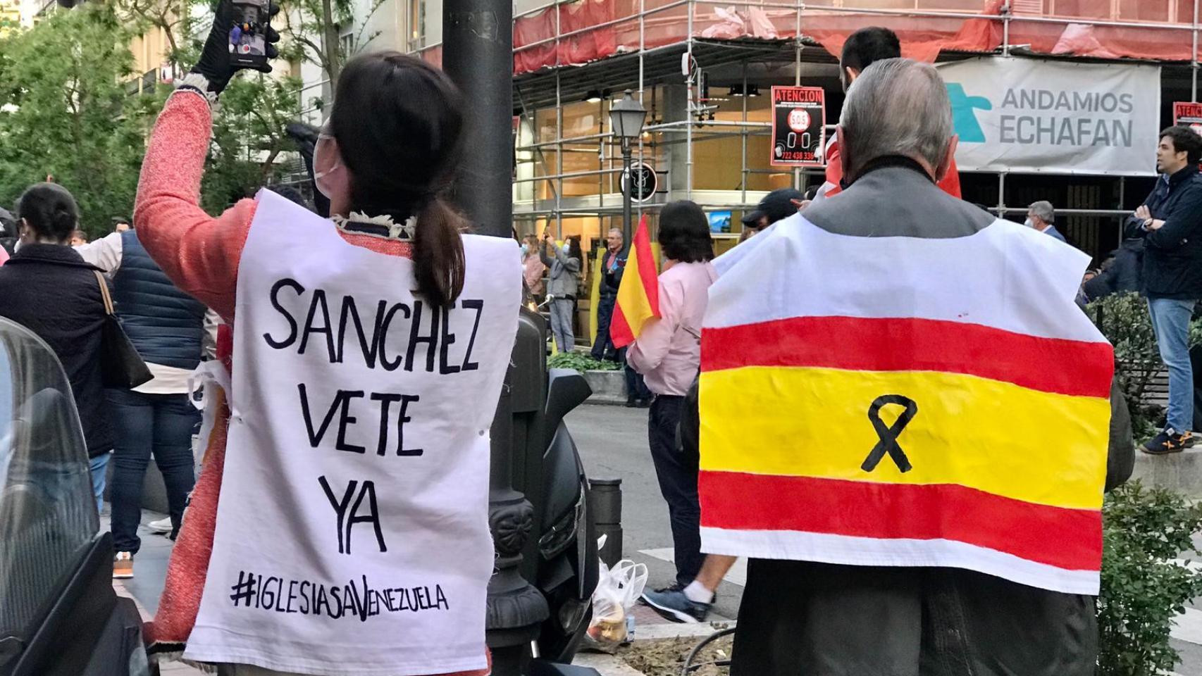 Nueva cacerolada contra Pedro Sánchez en el barrio de Salamanca de Madrid.