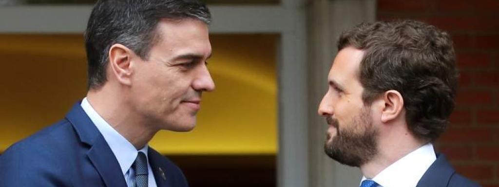 El presidente del Gobierno, Pedro Sánchez, y el líder de la oposición, Pablo Casado, en imagen de archivo.