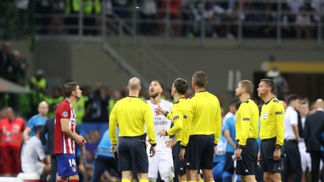 Mark Clattenburg, durante la final de Milán entre Real Madrid y Atlético