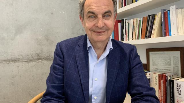 José Luis Rodríguez Zapatero desde su hogar, durante el confinamiento.