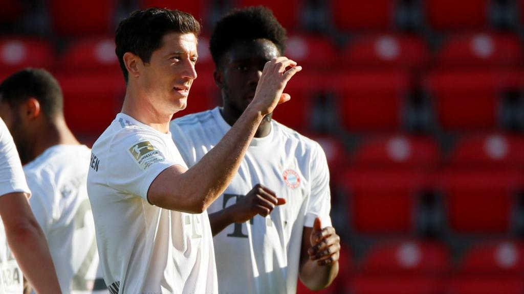 Robert Lewandowski celebra su gol con el Bayern Múnich