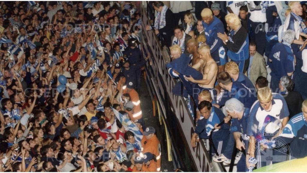 El Dépor celebrando la Liga por las calles de la ciudad.