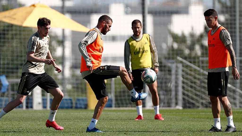 Fede Valverde, Karim Benzema, Eden Hazard y James Rodríguez, durante el segundo entrenamiento de la semana del Real Madrid