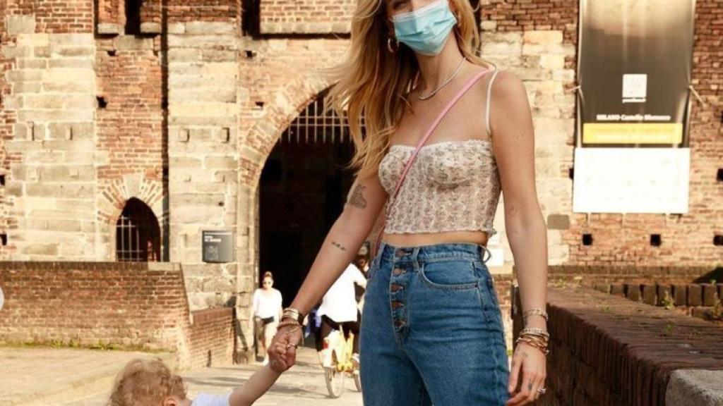 Chiara Ferragni luciendo el top del que casi no quedan existencias.