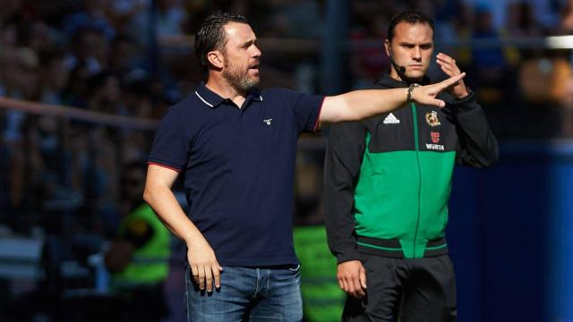 Sergio González, entrenador del Real Valladolid, durante un partido