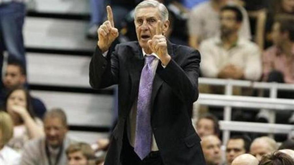 Jerry Sloan, durante un partido