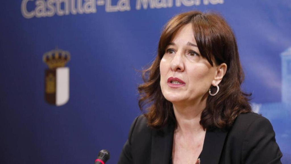 Blanca Fernández, consejera de Igualdad y portavoz del Gobierno de Castilla-La Mancha, este jueves durante su comparecencia en las Cortes