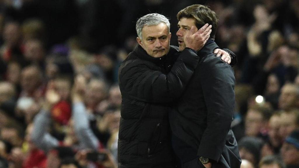 Jose Mourinho y Mauricio Pochettino, durante un partido de la Premier League