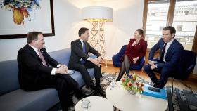 El club de los frugales en una reunión en Bruselas en febrero: Stefan Lofven, Mark Rutte, Mette Frederiksen y Sebastian Kurz