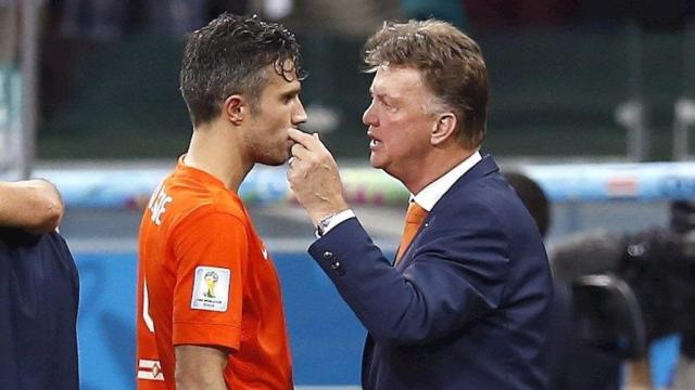 Van Gaal y Van Persie, durante un partido