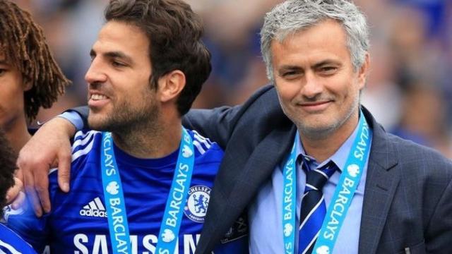 Cesc Fábregas y Mourinho, tras ganar la Premier League