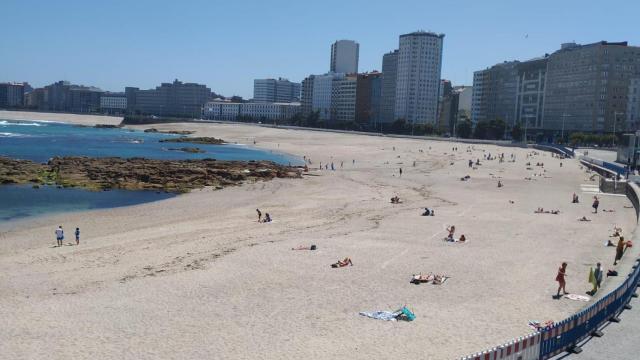 La playa de Riazor en verano