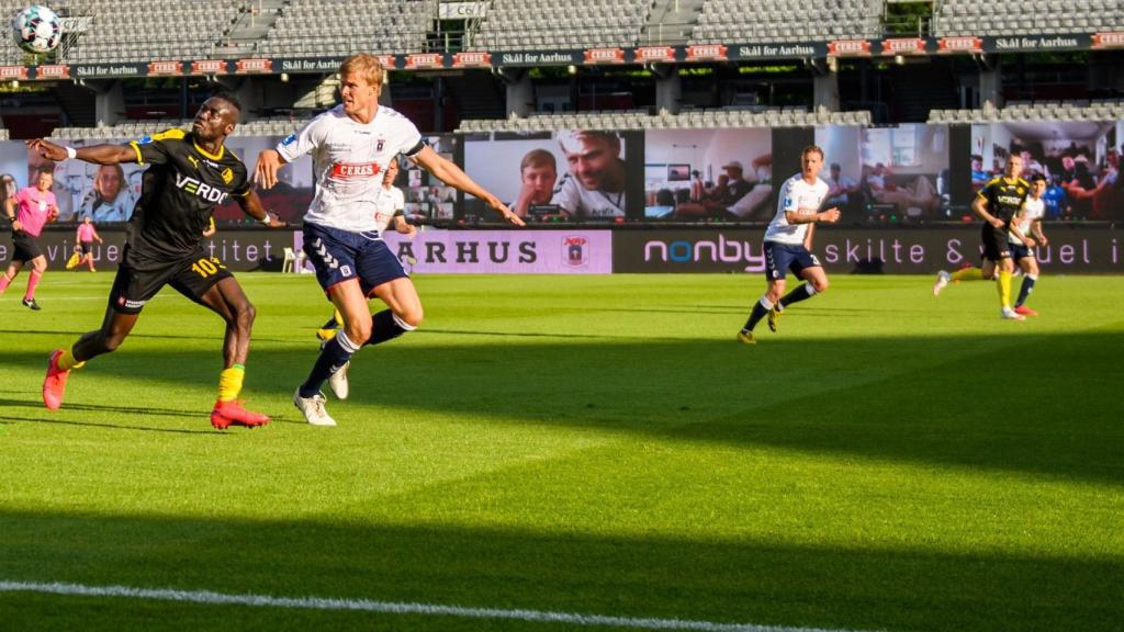 Momento del partido entre el AGF Aarhus y el Randers FC