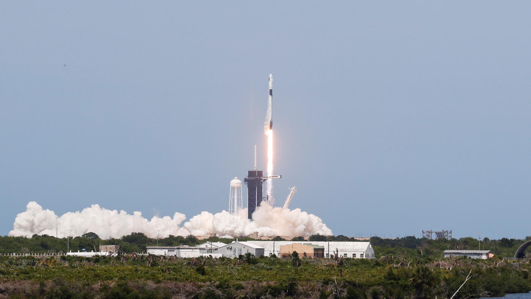 SpaceX hace historia con la NASA: dos astronautas van de camino al espacio en una de sus naves