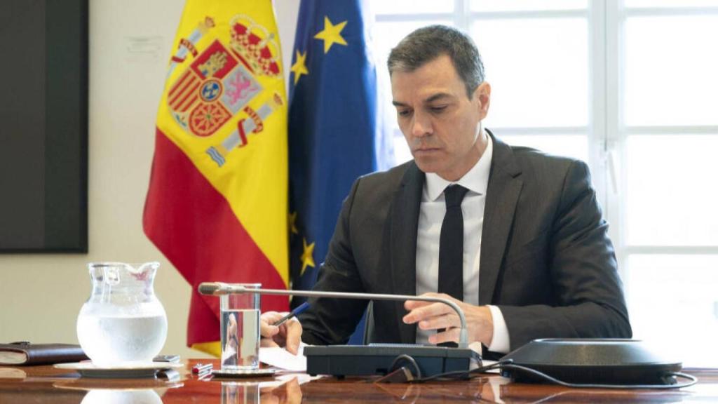 El presidente del Gobierno, Pedro Sánchez, este domingo en la Moncloa