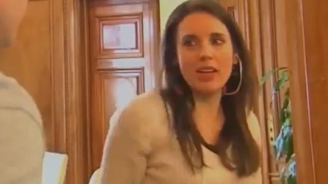 Imagen del vídeo en el que Irene Montero reconoce que conocía el riesgo de contagio durante el 8-M.