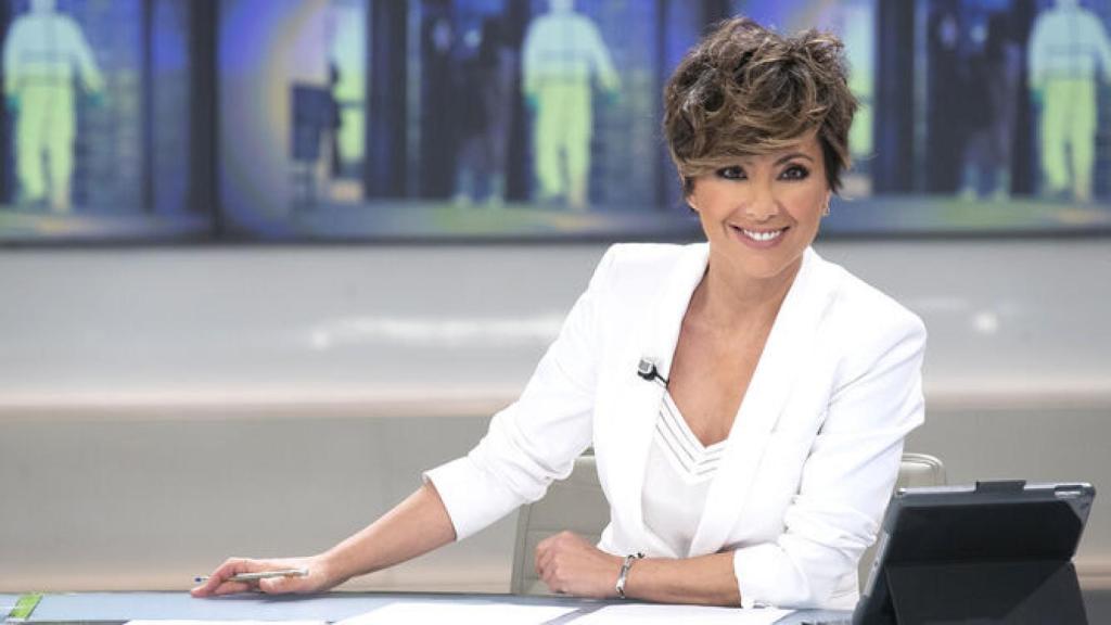 La presentadora Sonsoles Ónega en el plató de 'Ya es mediodía'.