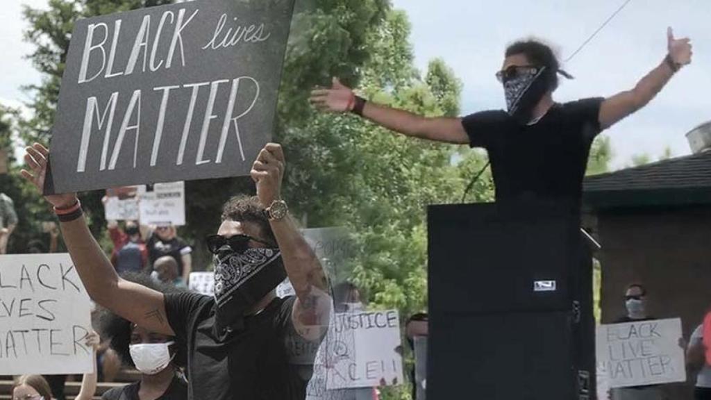 Trae Young, durante la protesta en Oklahoma