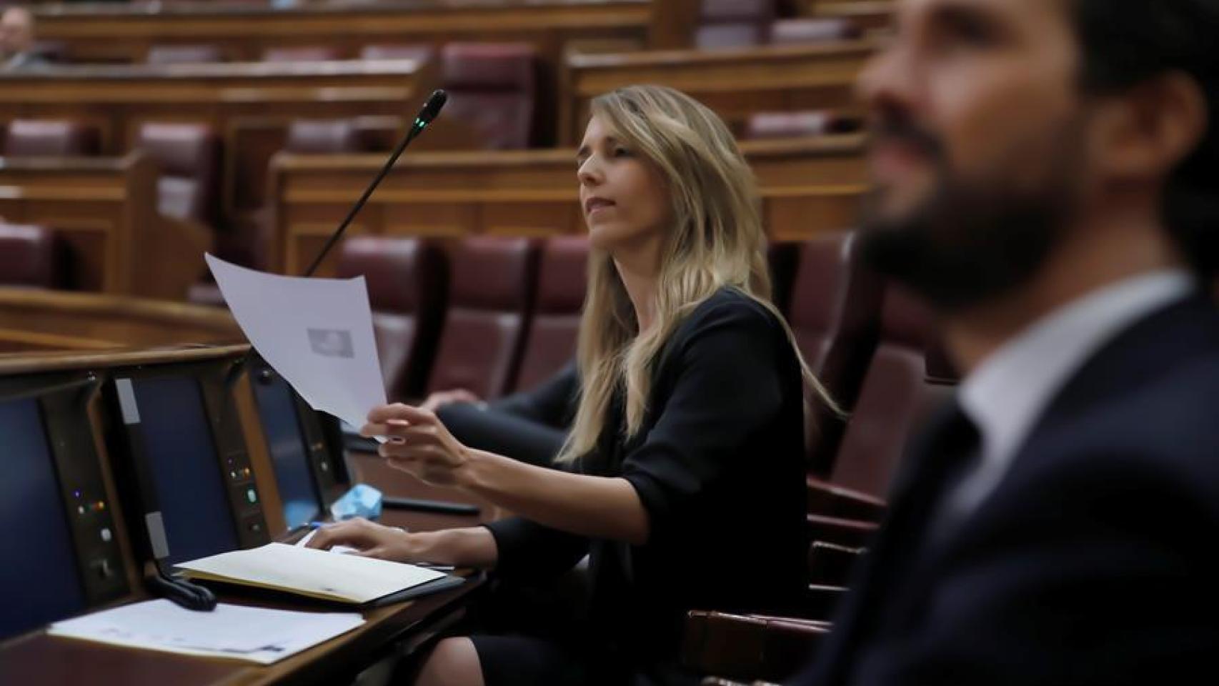 El presidente del PP, Pablo Casado, con su portavoz Cayetana Álvarez de Toledo en el Congreso.