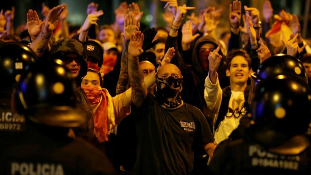 Un grupo de ultra derecha durante unas manifestaciones en Cataluña.