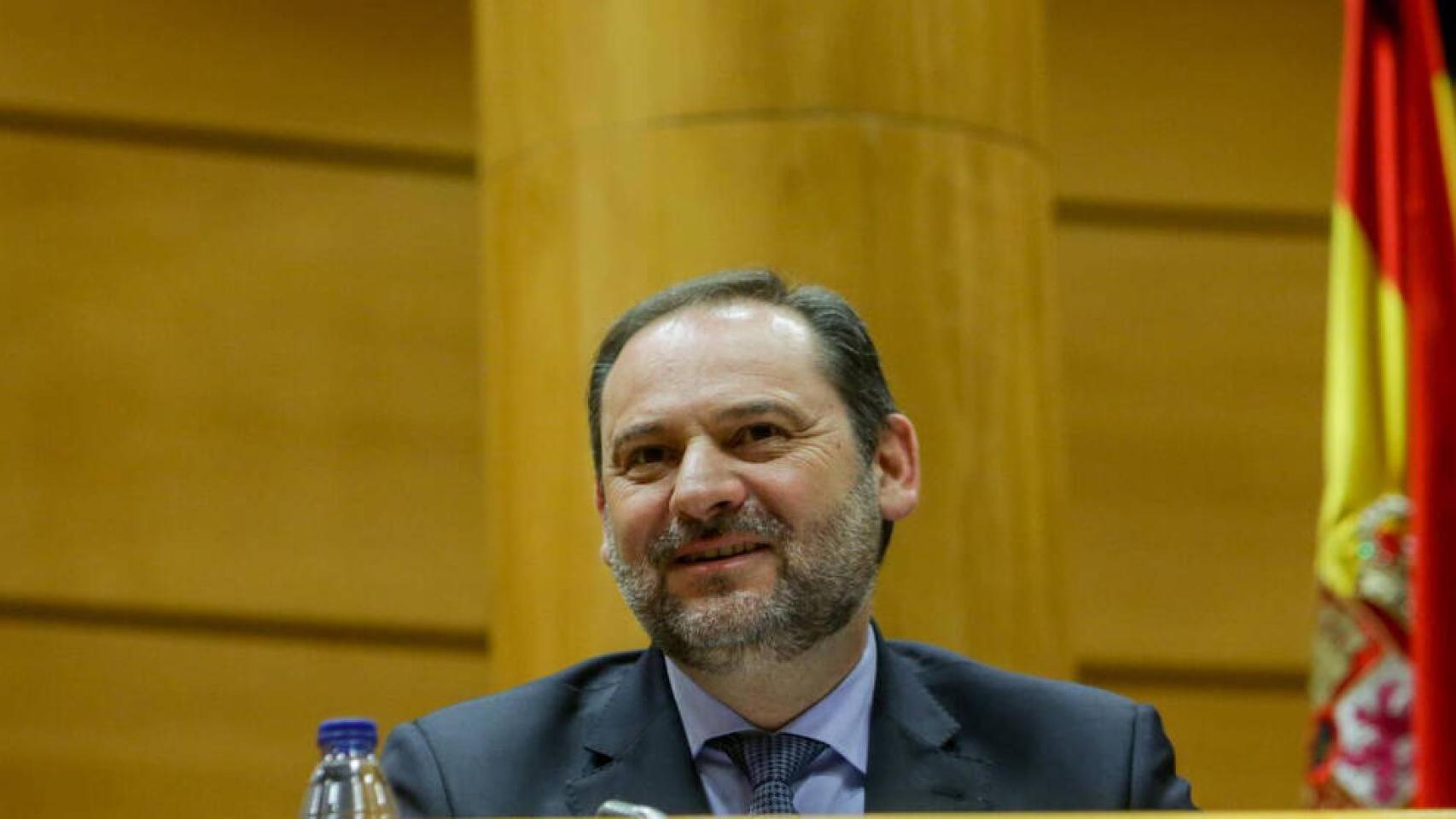 El ministro de Transportes, José Luis Ábalos, durante su comparecencia este miércoles en el Senado. Foto: Ricardo Rubio-Europa Press