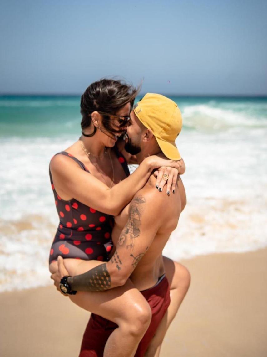 Anabel y Omar, derrochando pasión en la playa, su hábitat natural.