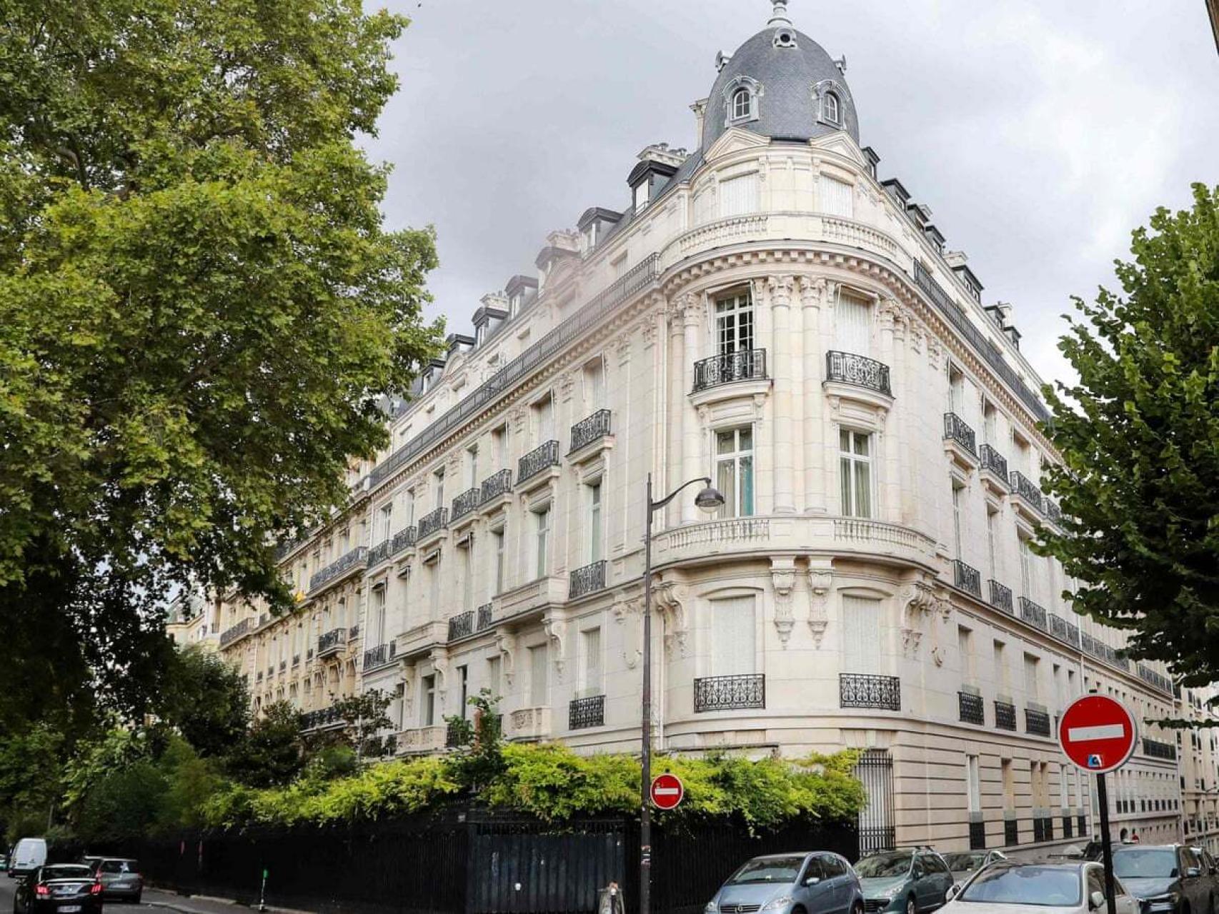 Edificio donde Epstein tenía su apartamento de París.