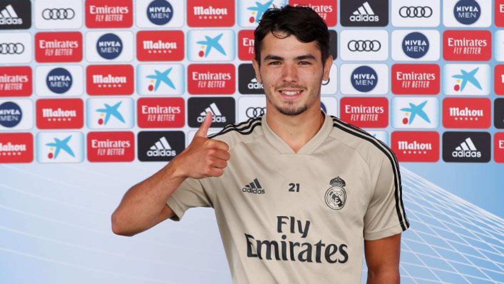 Brahim Díaz, durante la entrevista ante los medios del Real Madrid tras un entrenamiento