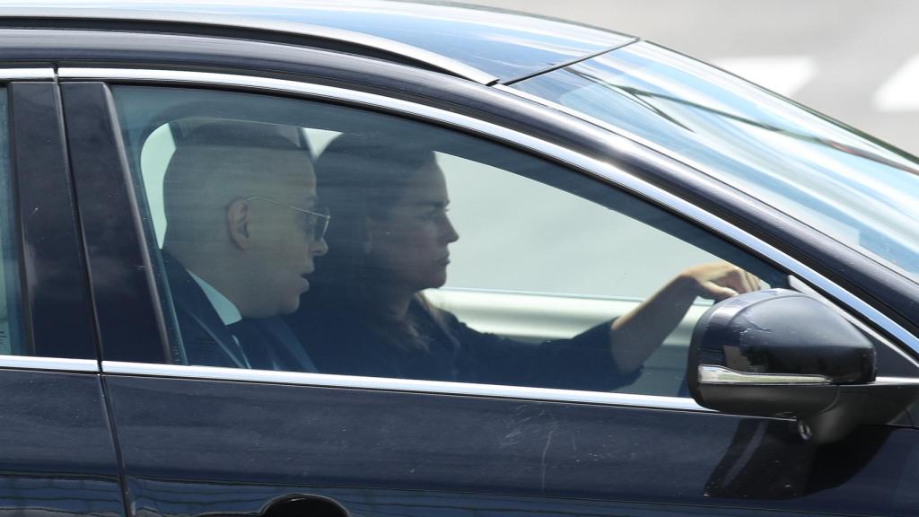 María Palacios y su hermano Borja llegando al entierro de Álex Lequio.