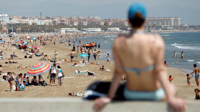 Vista general de la playa de la Malvarrosa (Valencia) durante este miércoles.