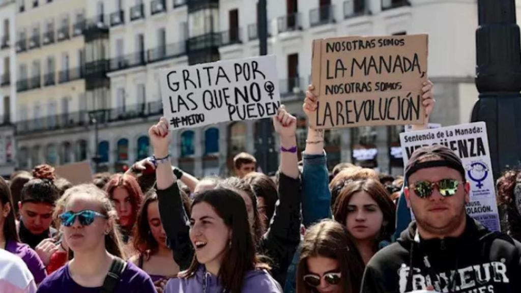 Una manifestación en contra de la manada.