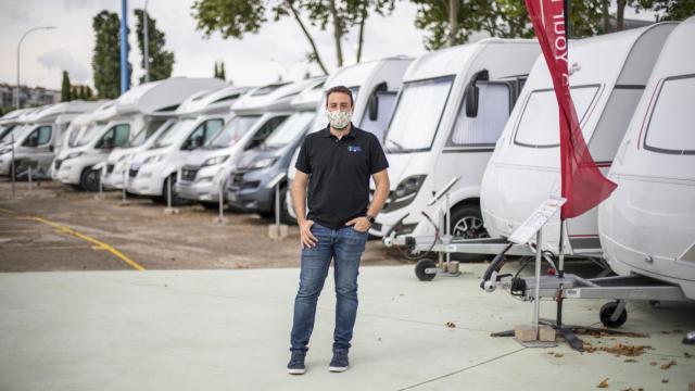 Carlos López, el dueño de Comercial Caravaning.