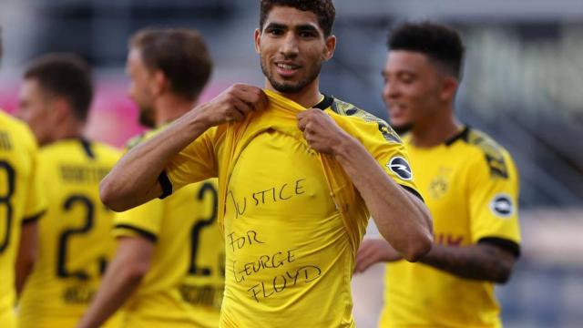 Achraf Hakimi, durante un partido con el Borussia Dortmund