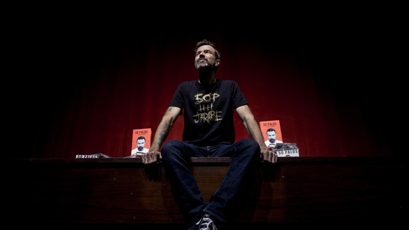 Paul Donés en la presentación de un libro.