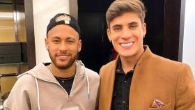 Neymar y Tiago Ramos, novio de su madre