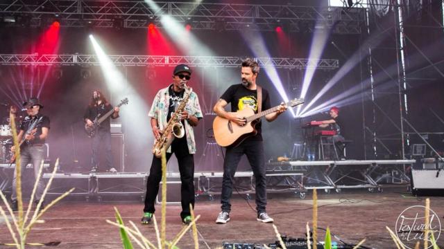 Pau Donés durante su actuación en el evento en Boimorto.