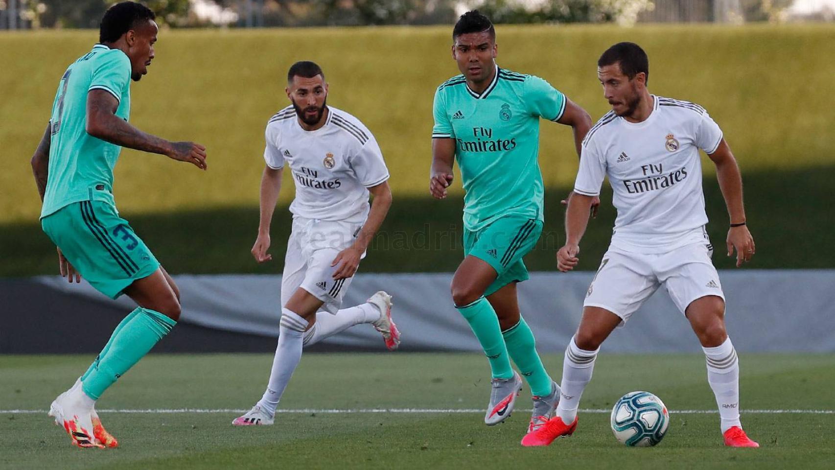 Eder Militao, Karim Benzema, Casemiro y Eden Hazard, durante el partido de simulación del sábado pasado