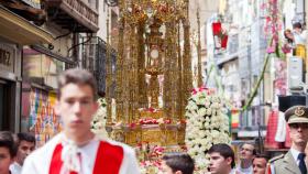 La Custodia procesionando por las calles de Toledo