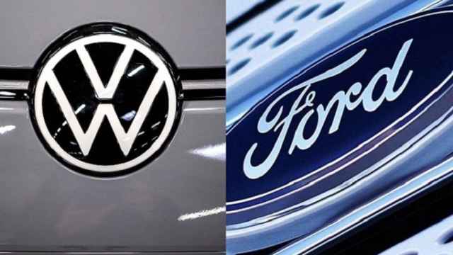 Logos de Ford y Volkswagen.