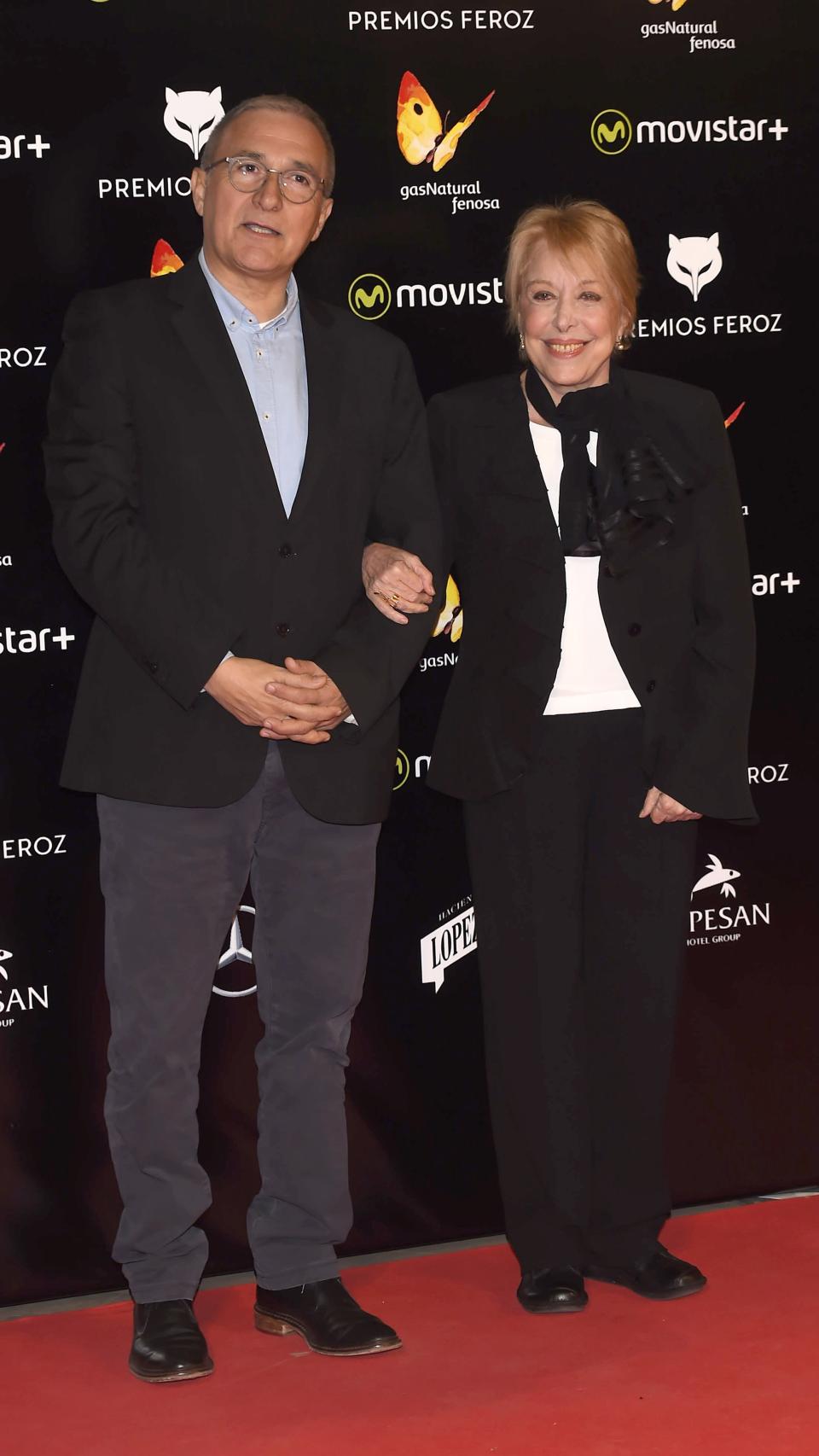 Xavier Sardà y su hermana Rosa María en los premios Feroz.