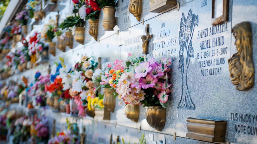 Nichos en el cementerio viejo de Fuenlabrada.