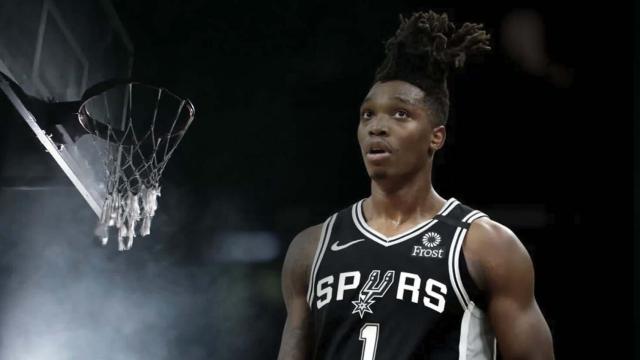 Lonnie Walker IV