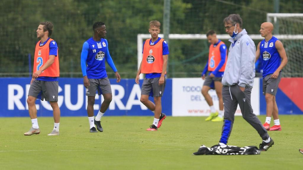 Fernando Vázquez durante un entrenamiento.