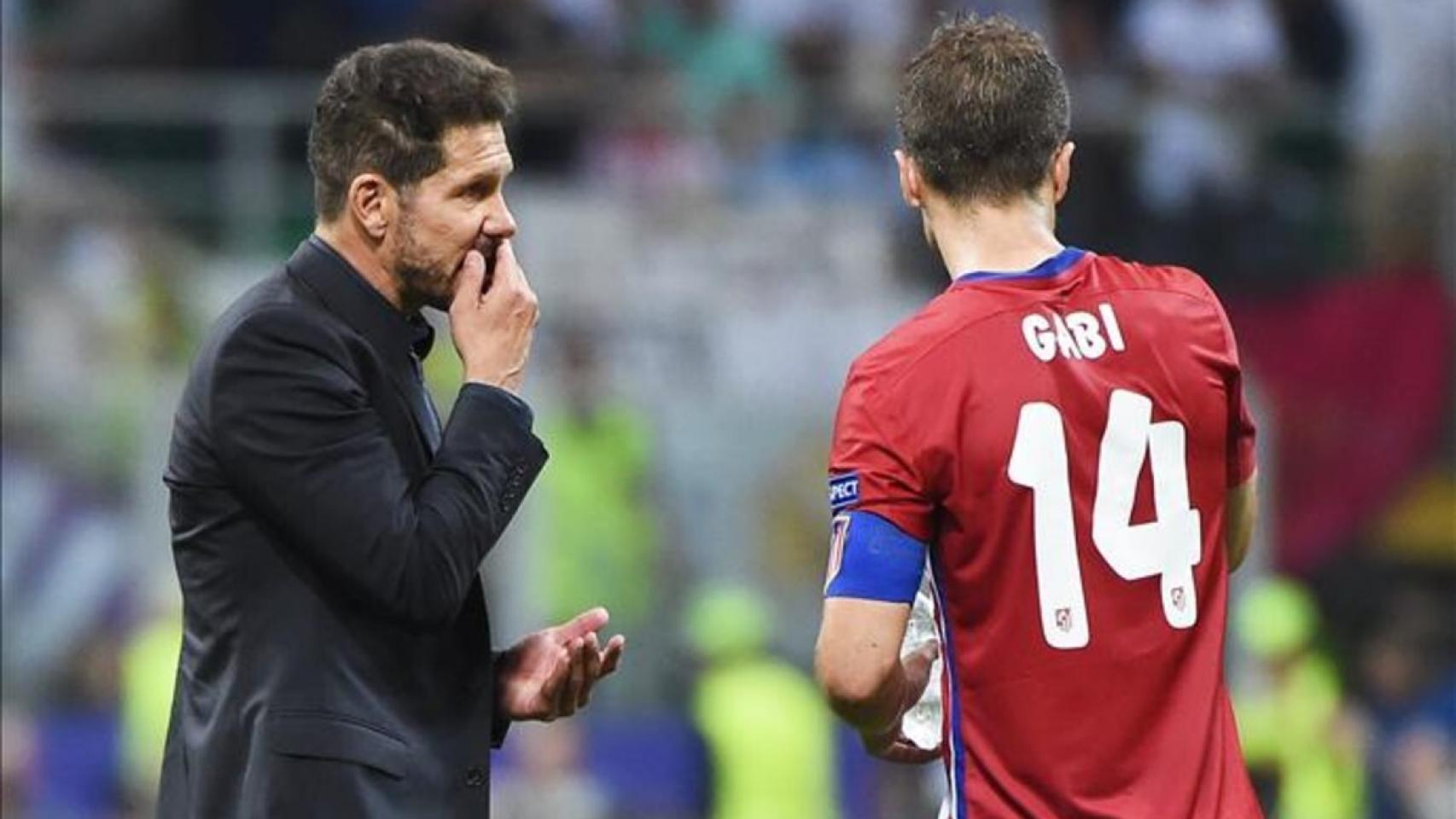 Diego Pablo 'Cholo' Simeone y Gabi Fernández