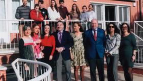 Foto de los hermanos Ramírez, con sus parejas y algunos de sus hijos en Logroño durante las Navidades de 2016.