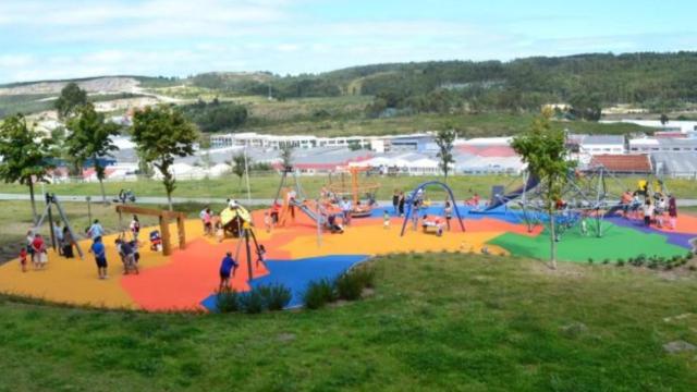 Parque infantil de Novo Mesoiro.