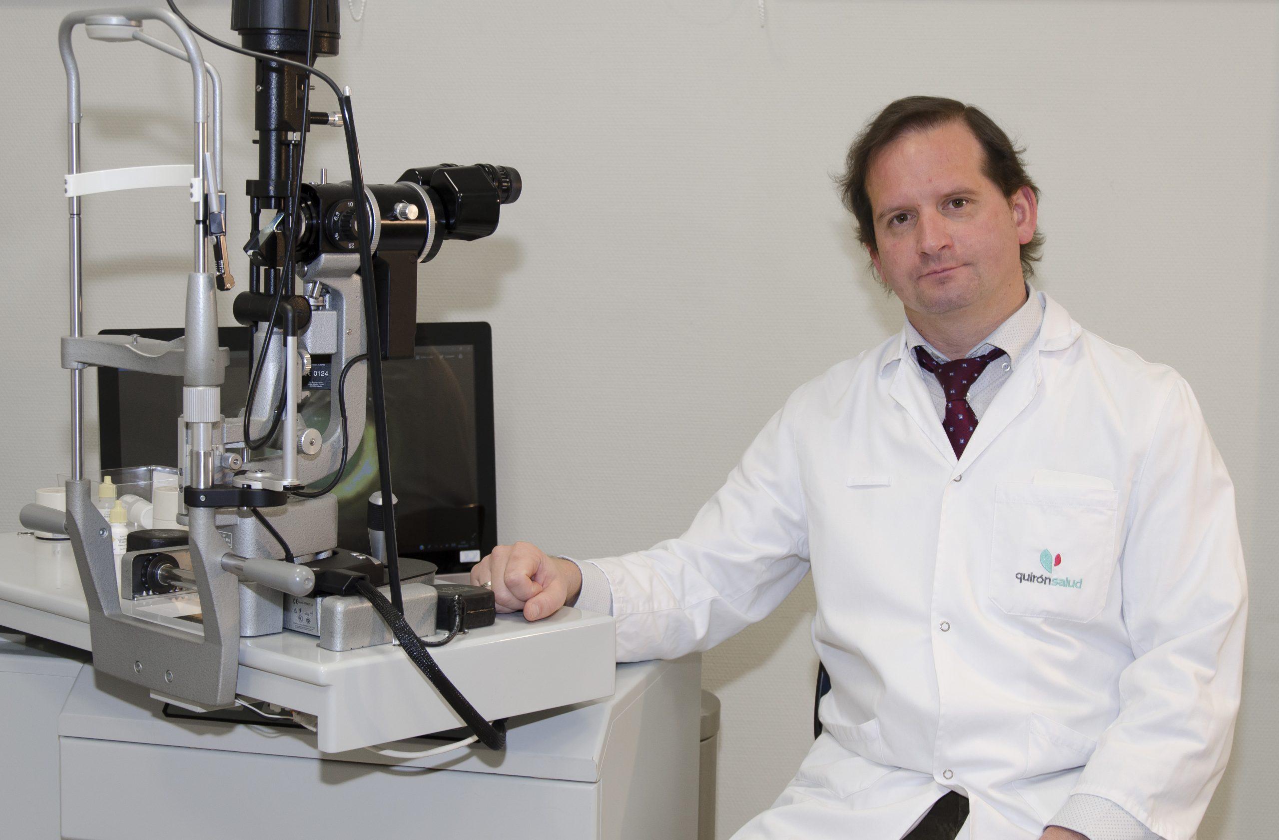 El doctor Emanuel Barberá, oftalmólogo y coordinador del Instituto Oftalmológico Quirónsalud A Coruña
