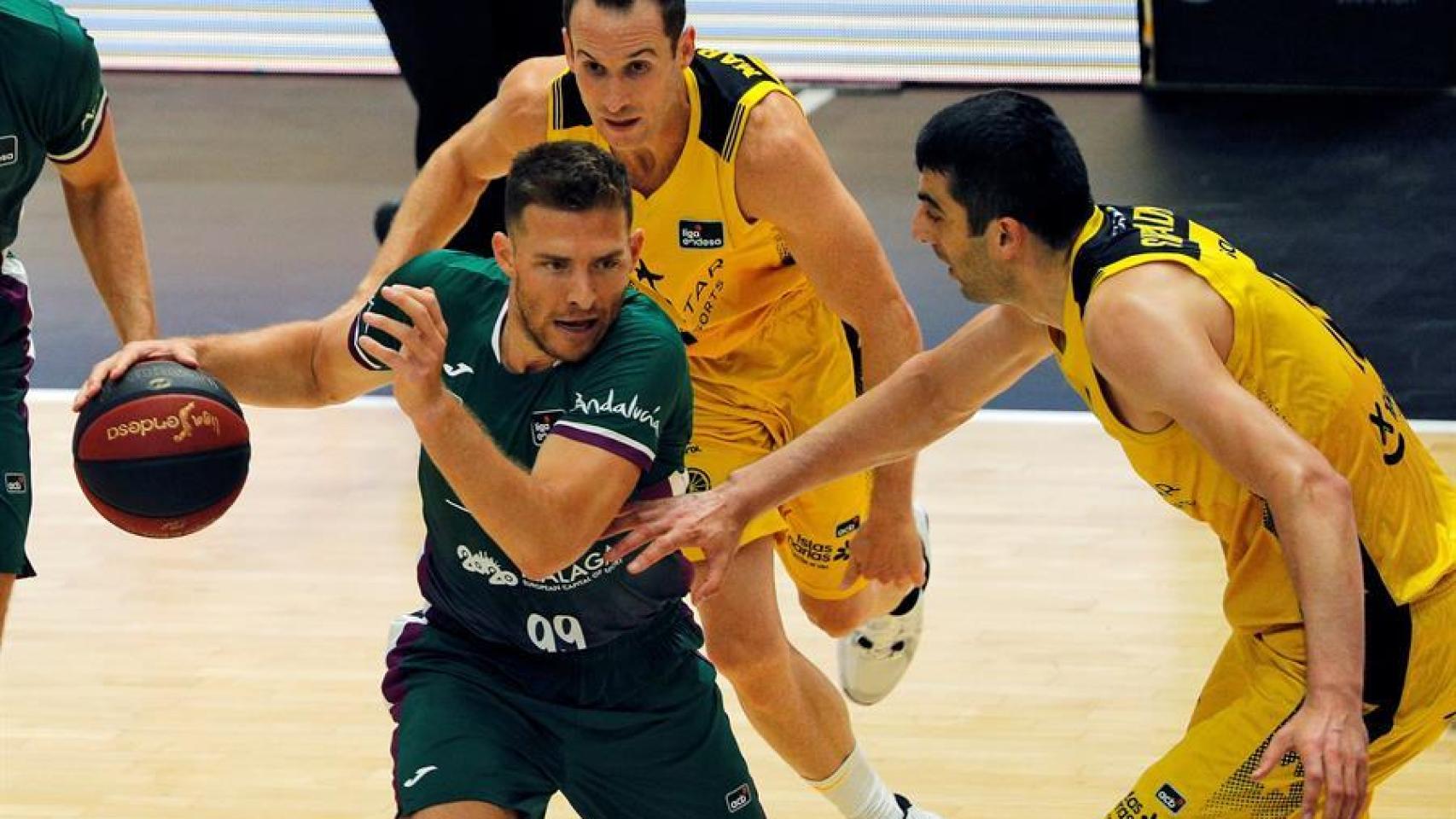 Partido entre Iberostar Tenerife y Unicaja de Málaga de la ACB