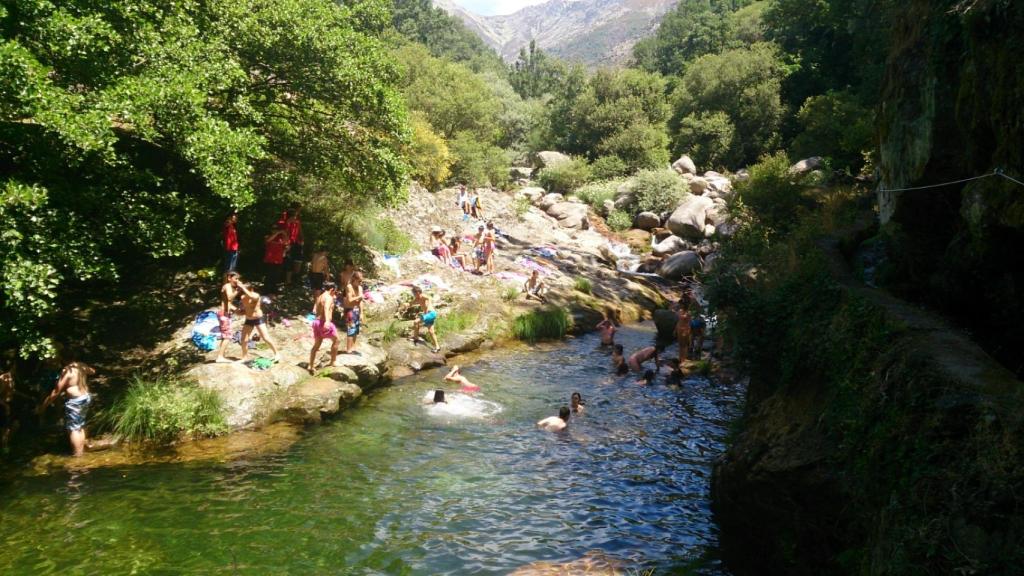 Los niños se divierten en el campamento Aldealix.