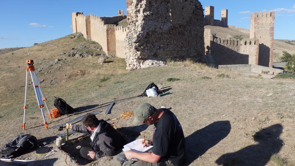 Los investigadores del proyecto, trabajando en Molina de Aragón.